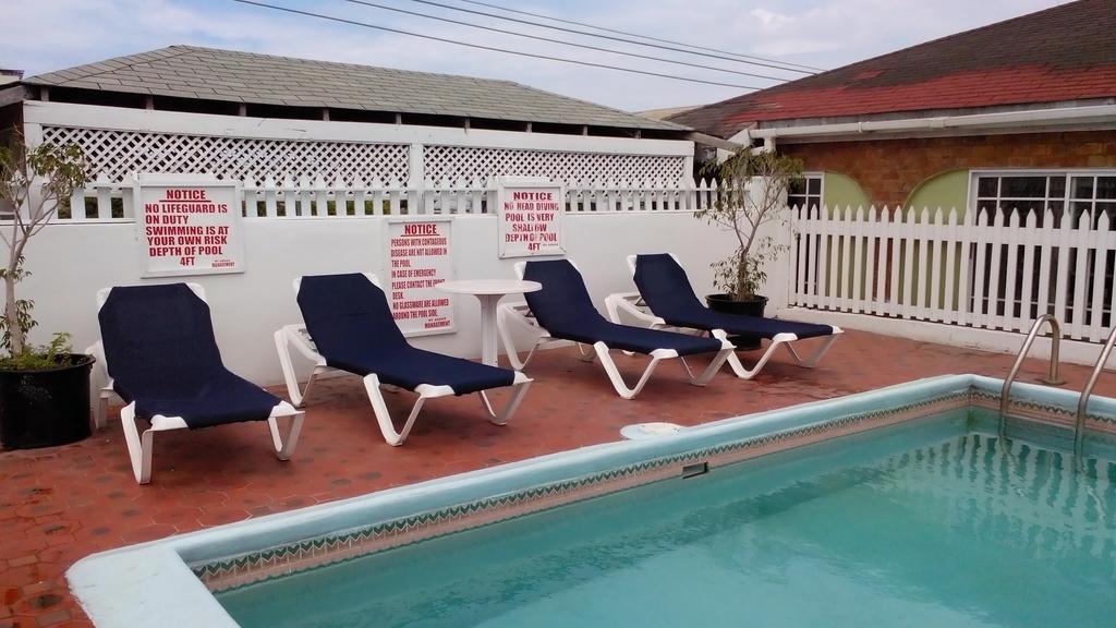 Village Hotel 오쵸 리오스 외부 사진