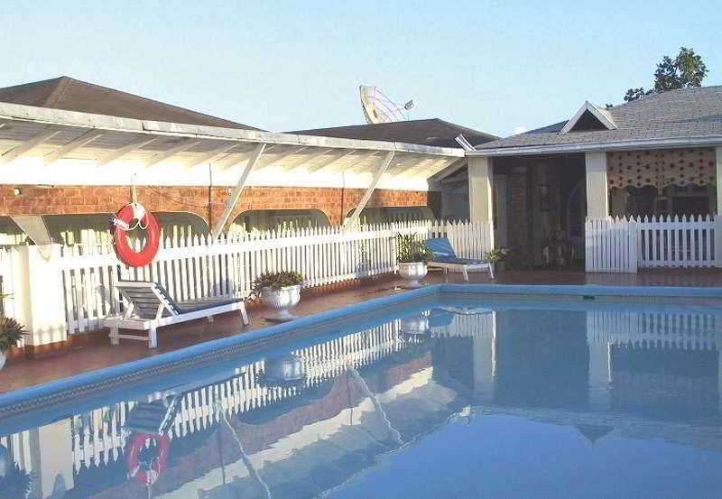 Village Hotel 오쵸 리오스 외부 사진